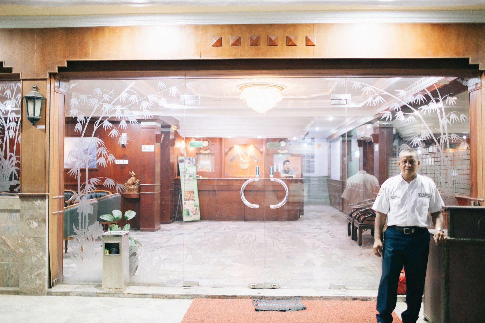 ホテル グロリス Batam エクステリア 写真